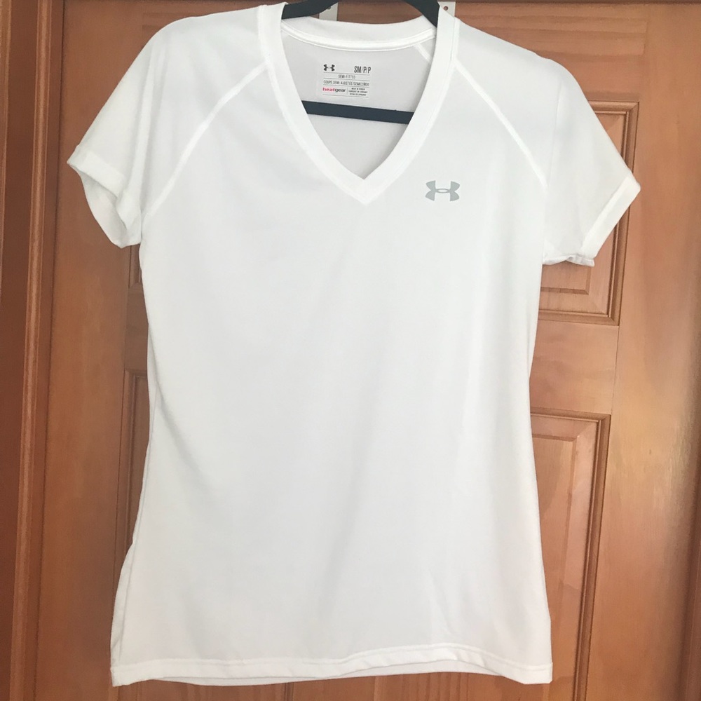 Under Armour top